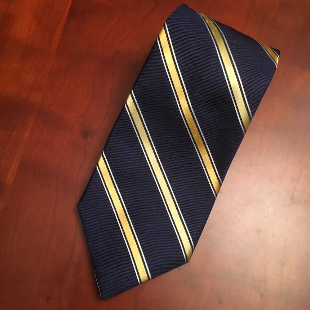 NAUTICA silk neck tie 57” long